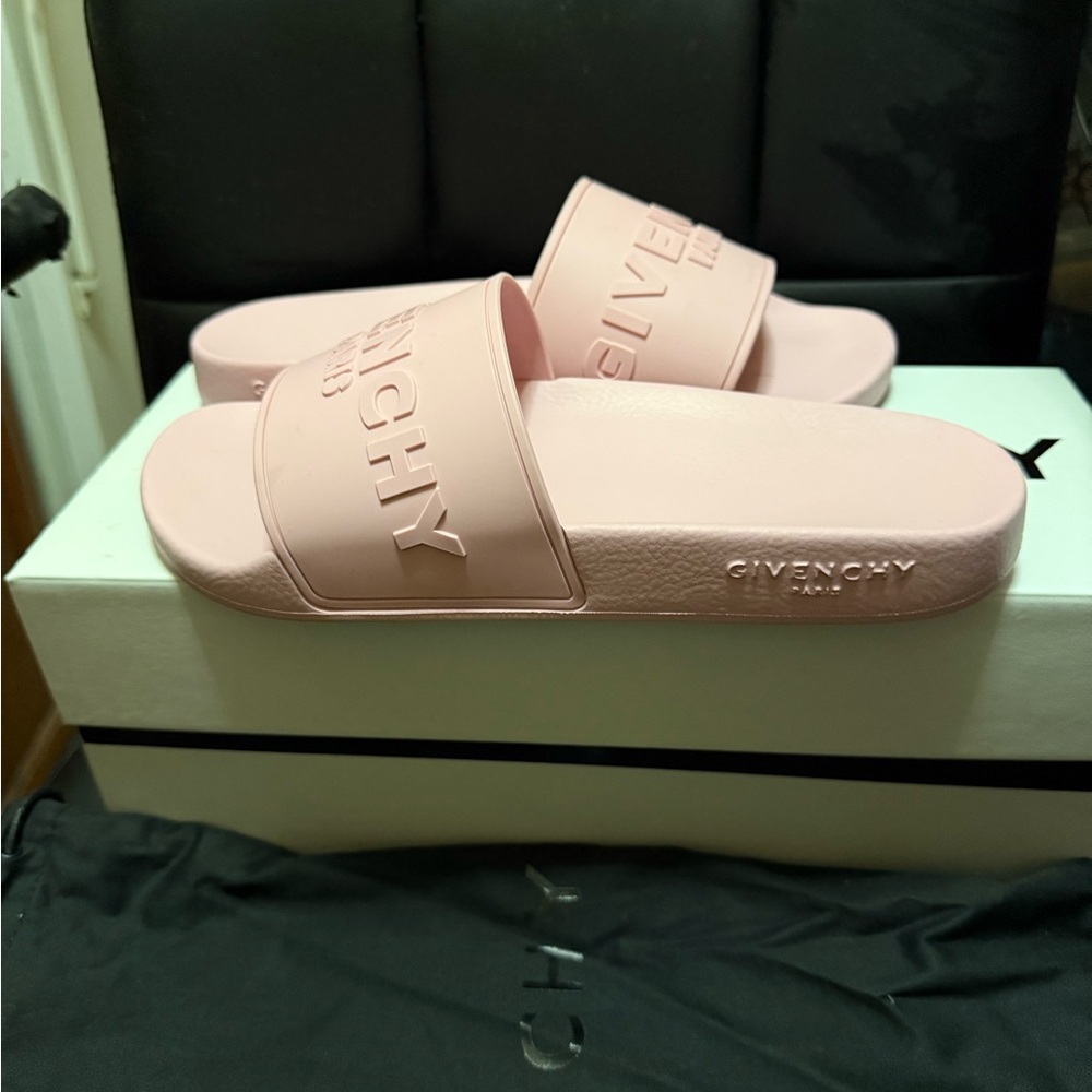Givenchy Pink Slides - Picture 3 of 7